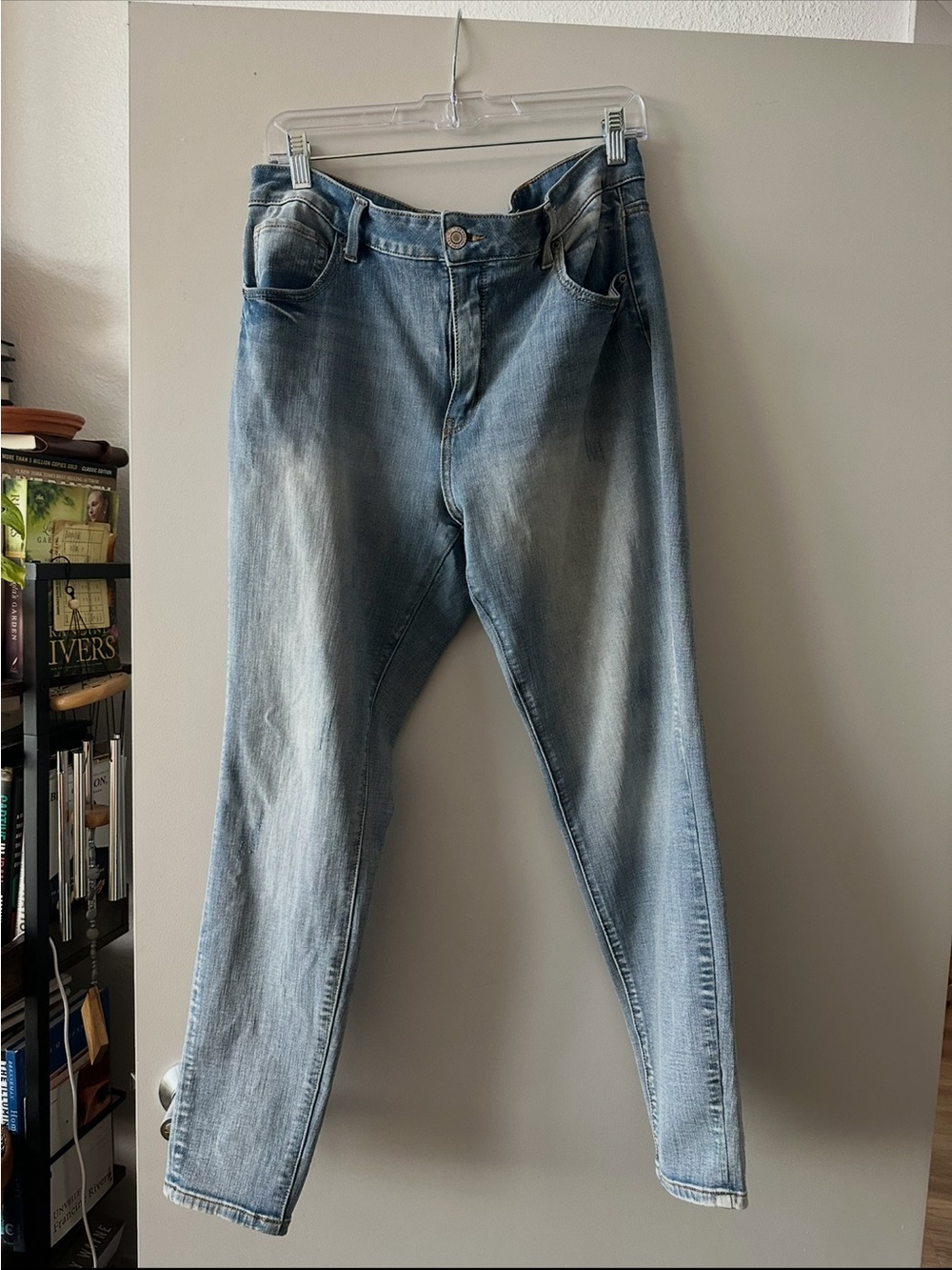 Time and Tru Light Blue Slim Straight Women’s Jeans